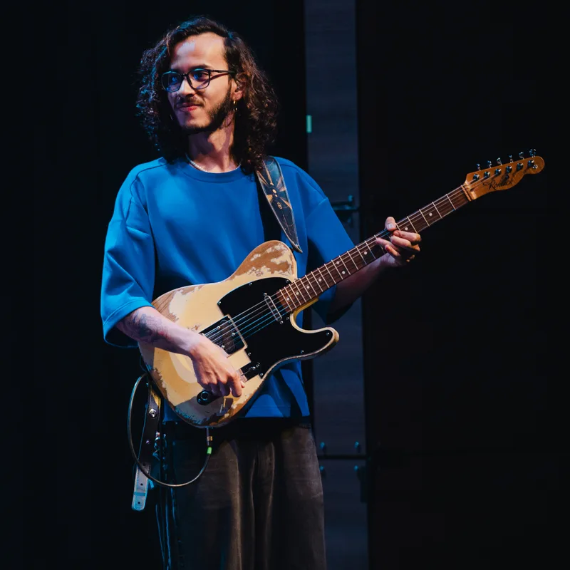 Juan Alejandro Hernández, músico, compositor, productor y arreglista de Classicstone Music Center
