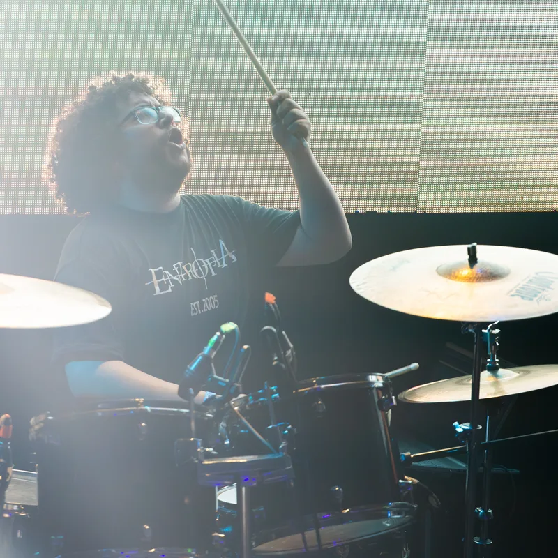 Leonel Rojas, baterista de Classicstone Music Center