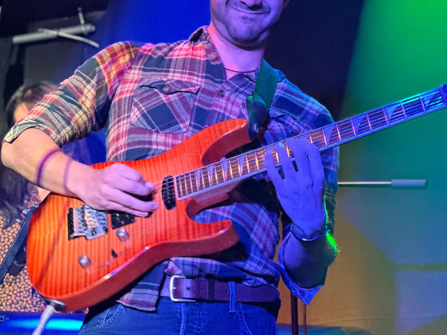 Estudiante de guitarra de Classicstone Music Center en Bogotá (8 de 8)