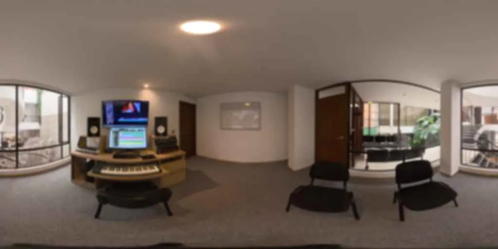 Instalaciones de Classicstone Music Center en Bogotá: sala audiovisual en recorrido 360°