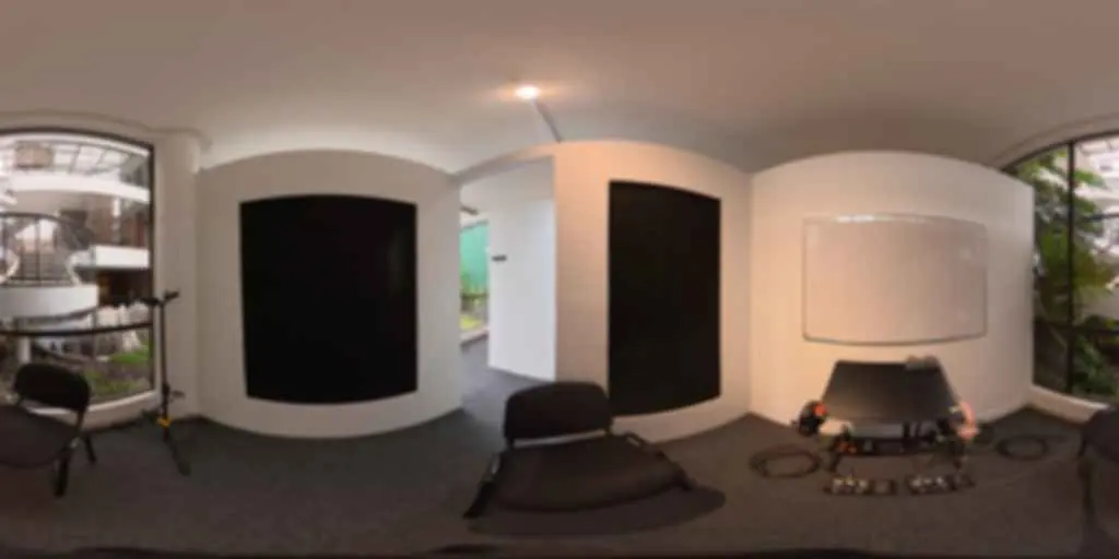 Instalaciones de Classicstone Music Center en Bogotá: salón de guitarra en recorrido 360°